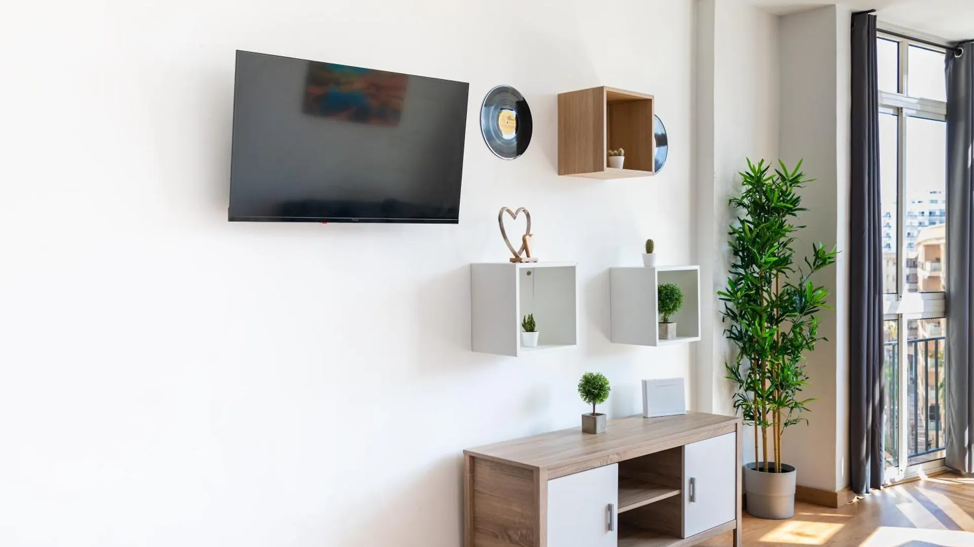 Vis6 - Nuevo, Reformado, Centro De Torremolinos, Playa A 850 Metros, Wifi, Vistas A La Ciudad Appartement  Torremolinos